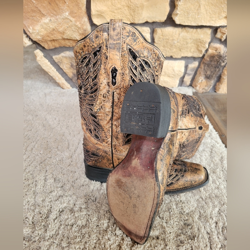 Rustic Tan Leather Cowboy Boots - Picture 3 of 6